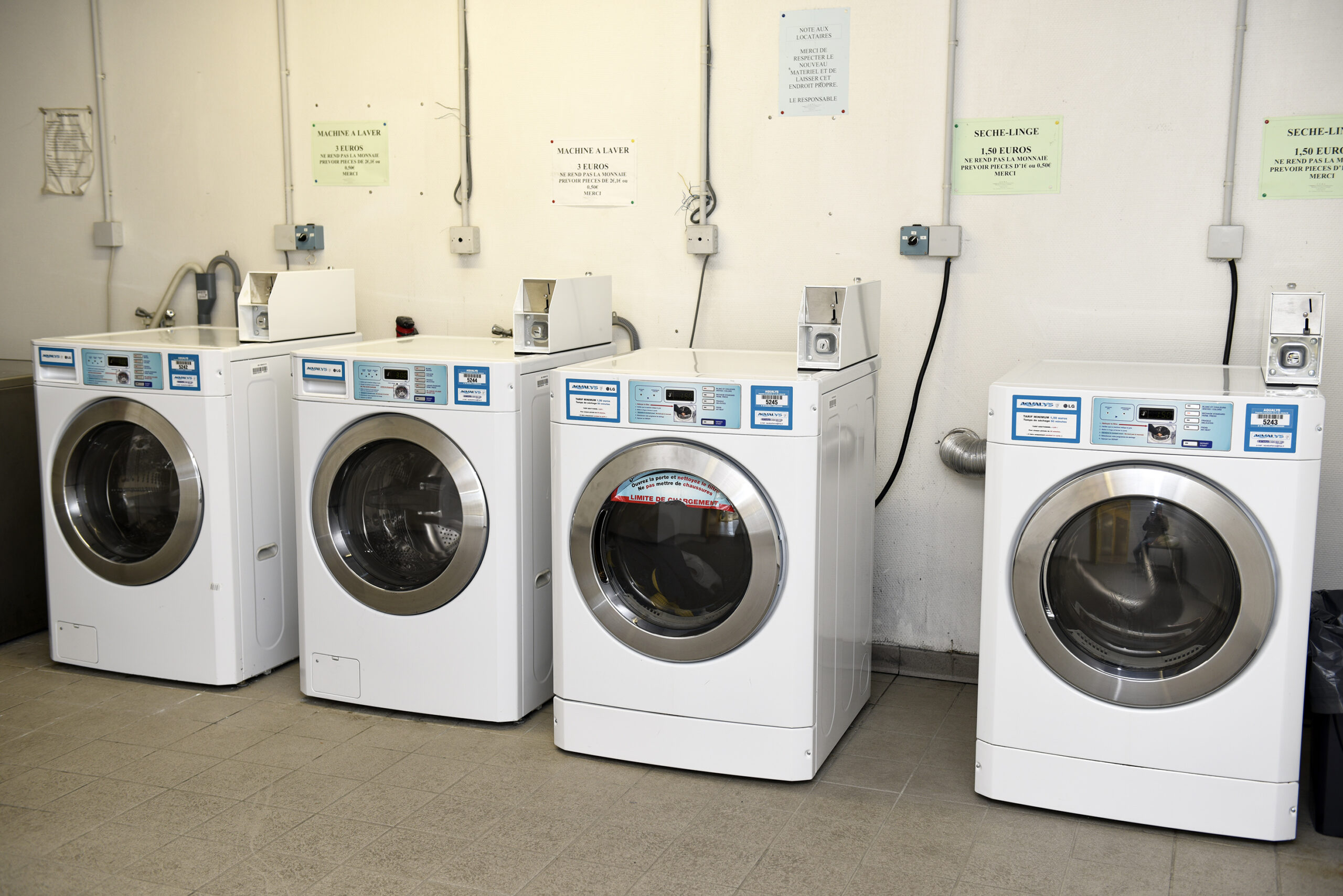 Residence Pythagore Queuleu_laverie